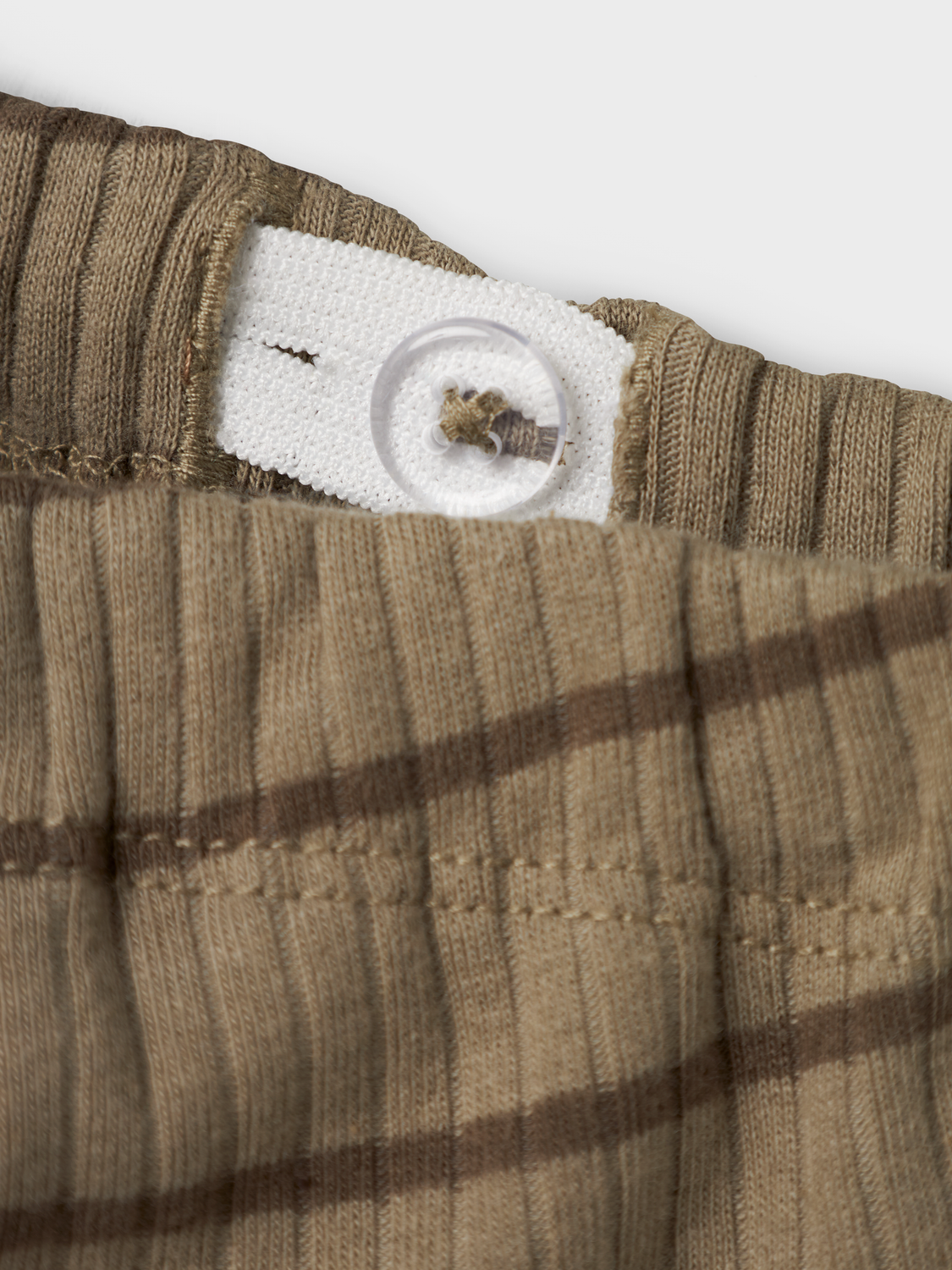 model_shot-front_full